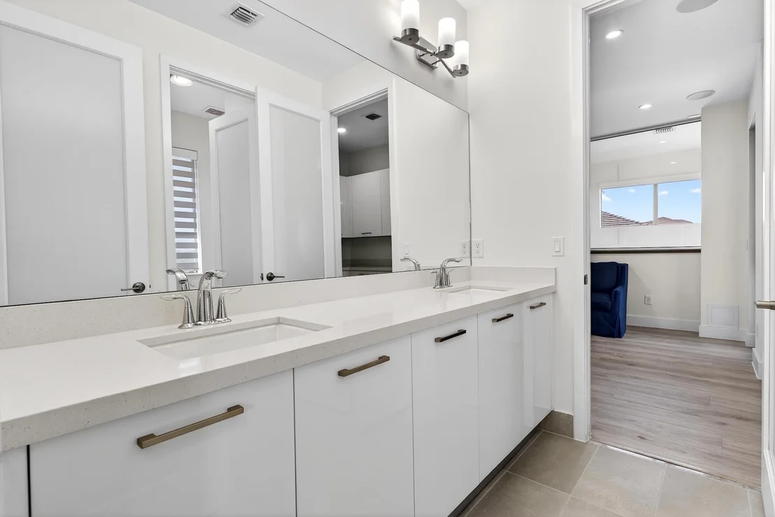 Photo of 10875 Estuary Drive