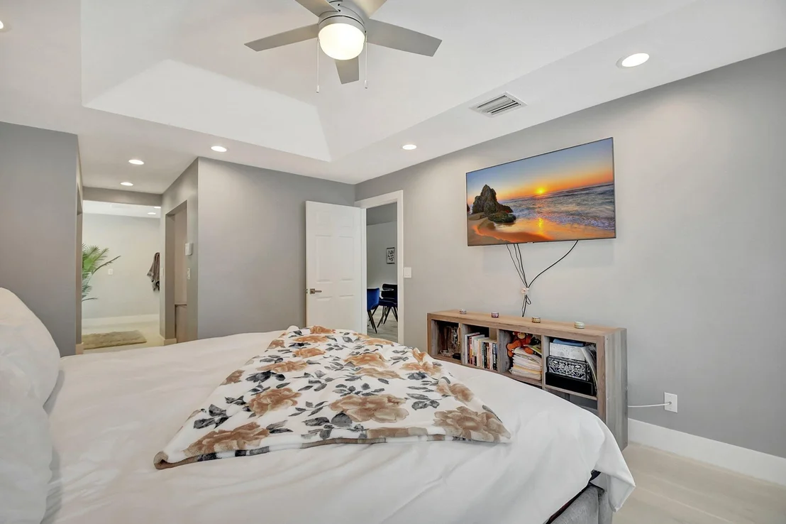 Photo of 8211 White Rock Circle