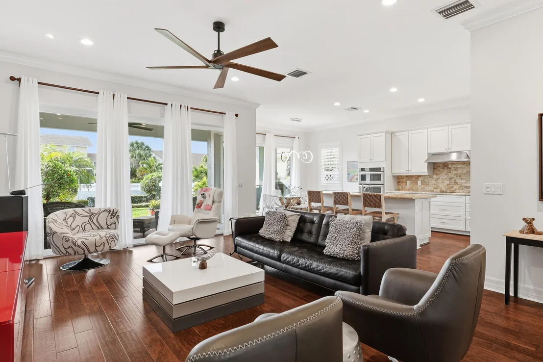 Photo of 1358 Community Drive