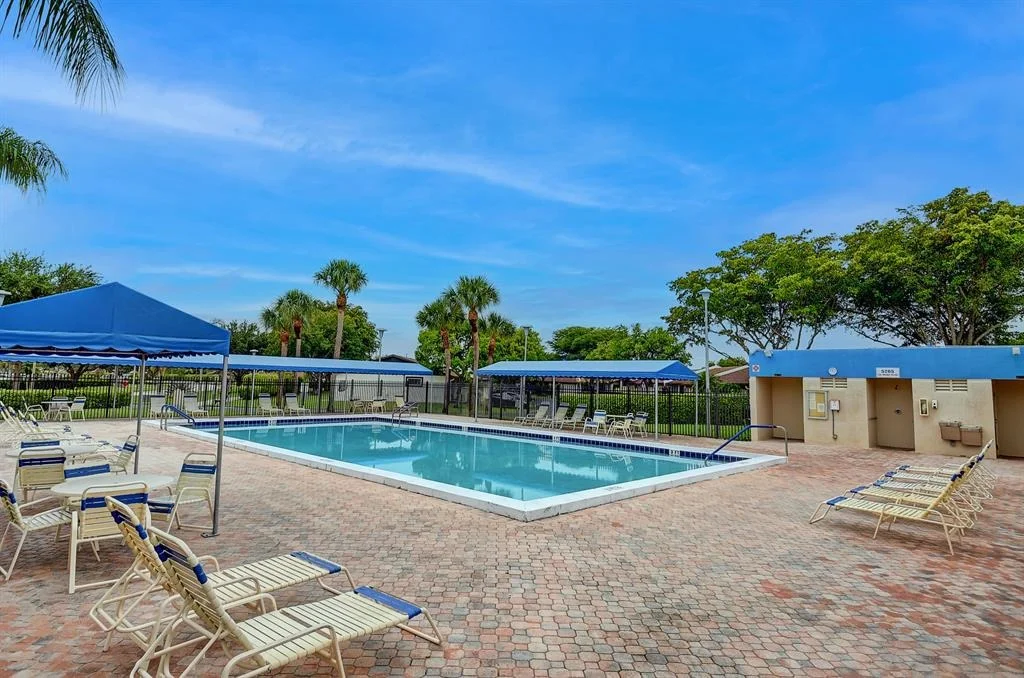 Photo of 15868 Laurel Oak Circle