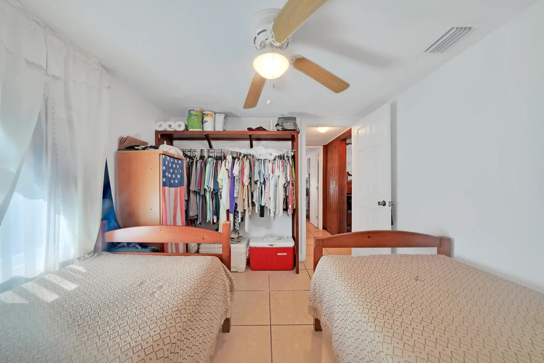 Photo of 5271 Wallis Road
