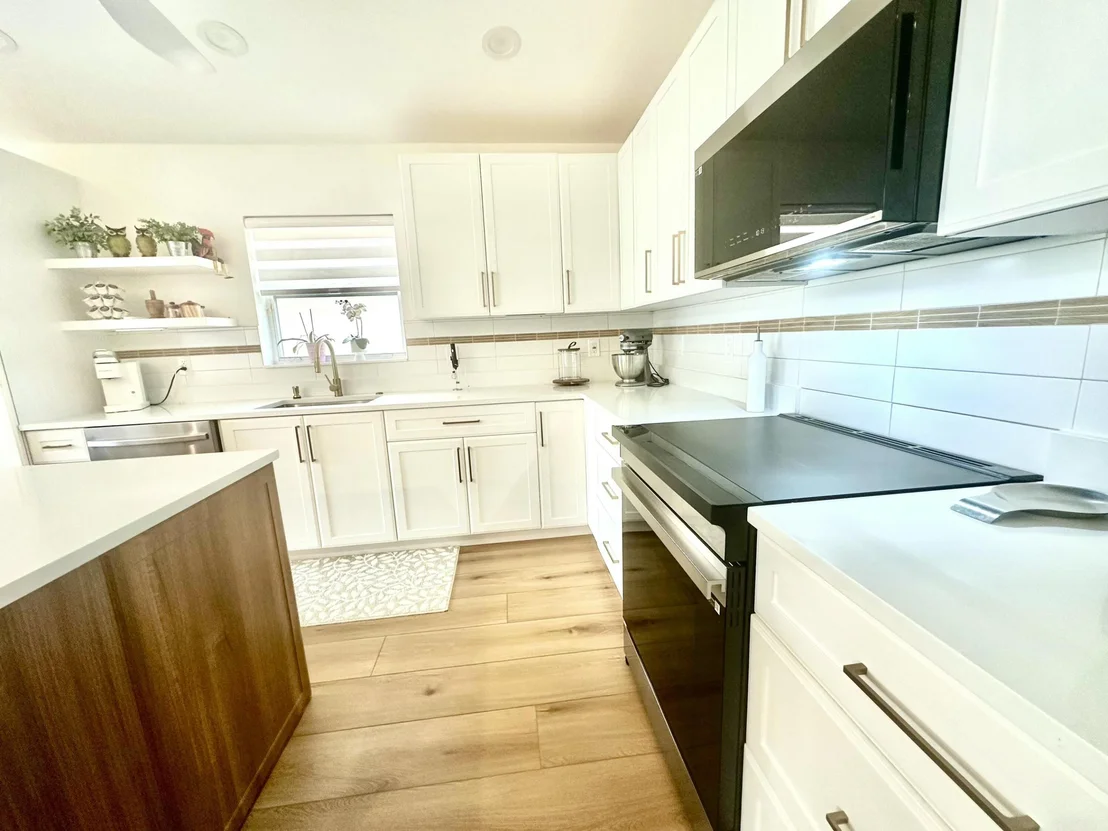 Photo of 6630 MAYBROOK Road
