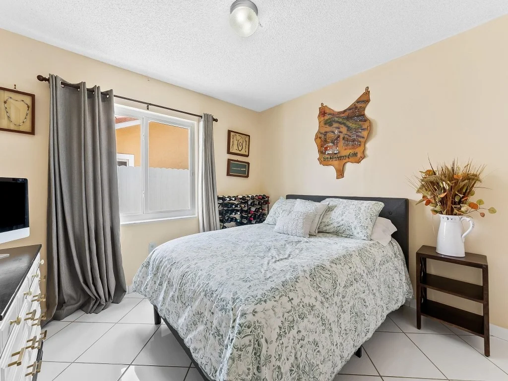 Photo of 6440 NW 201st Terrace