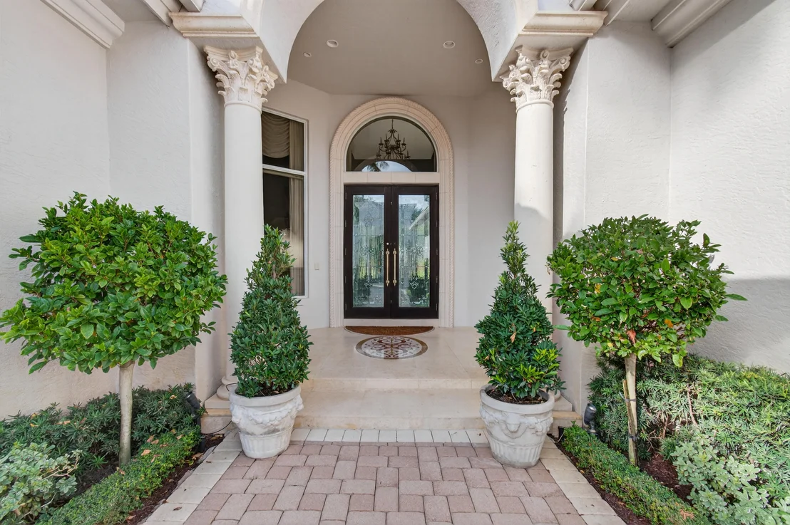 Photo of 331 MIZNER LAKE ESTATES Drive