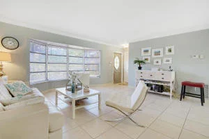Photo of 660 SE 12th Terrace