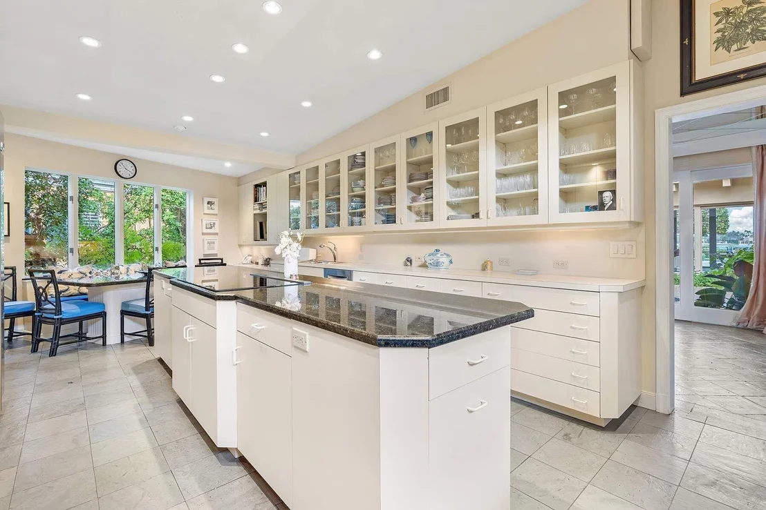 Photo of 748 Island Drive