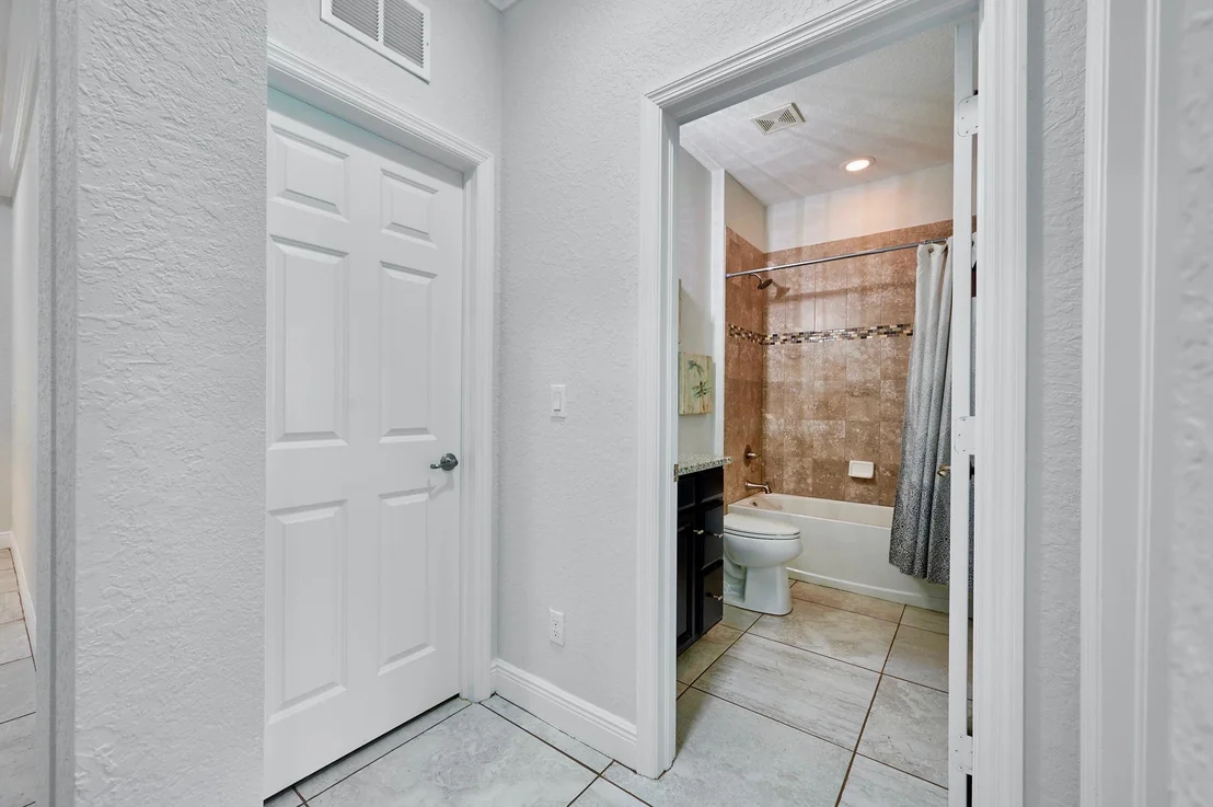 Photo of 1785 Willows Square