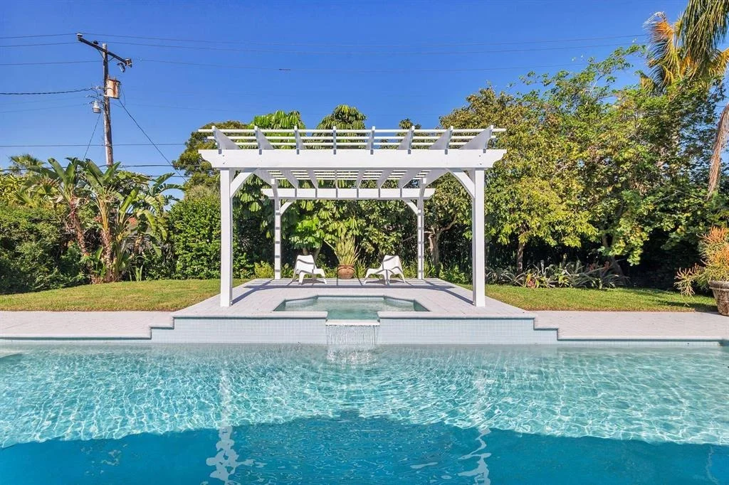 Photo of 327 Potter Road