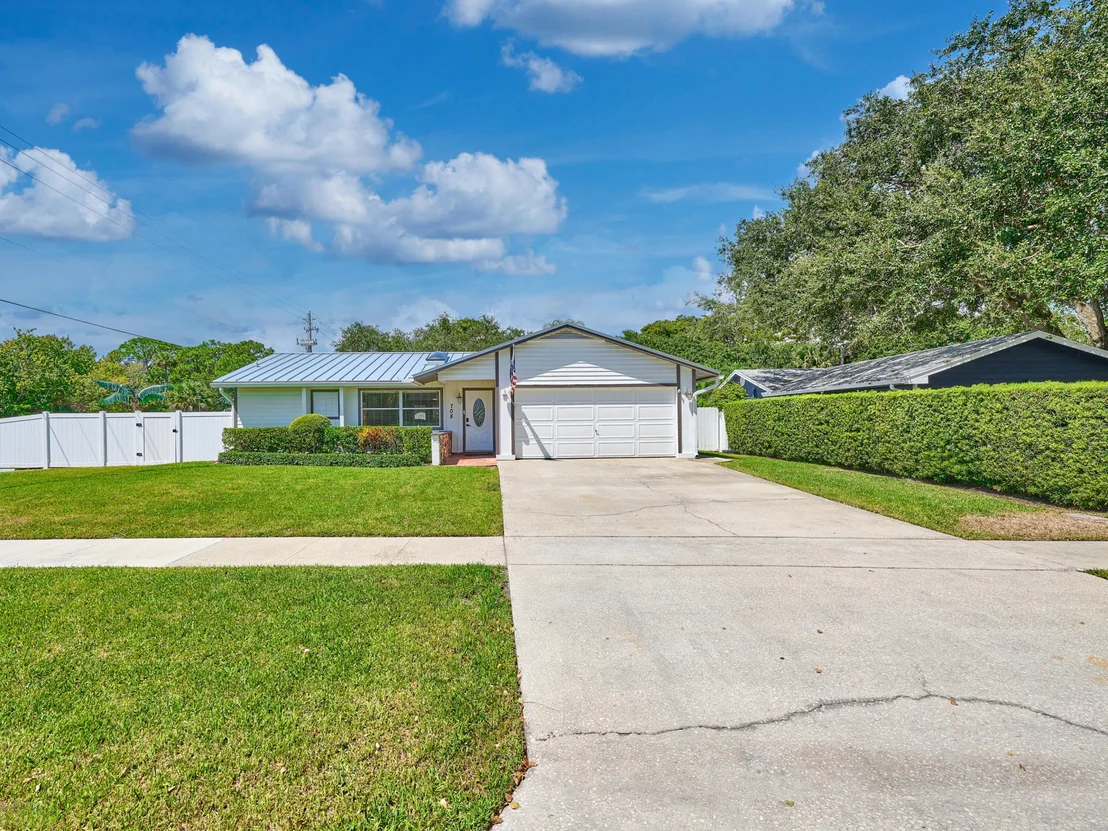 Photo of 708 Weldwood Road