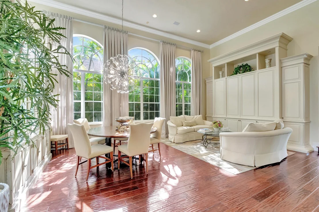 Photo of 4162 NW Briarcliff Circle
