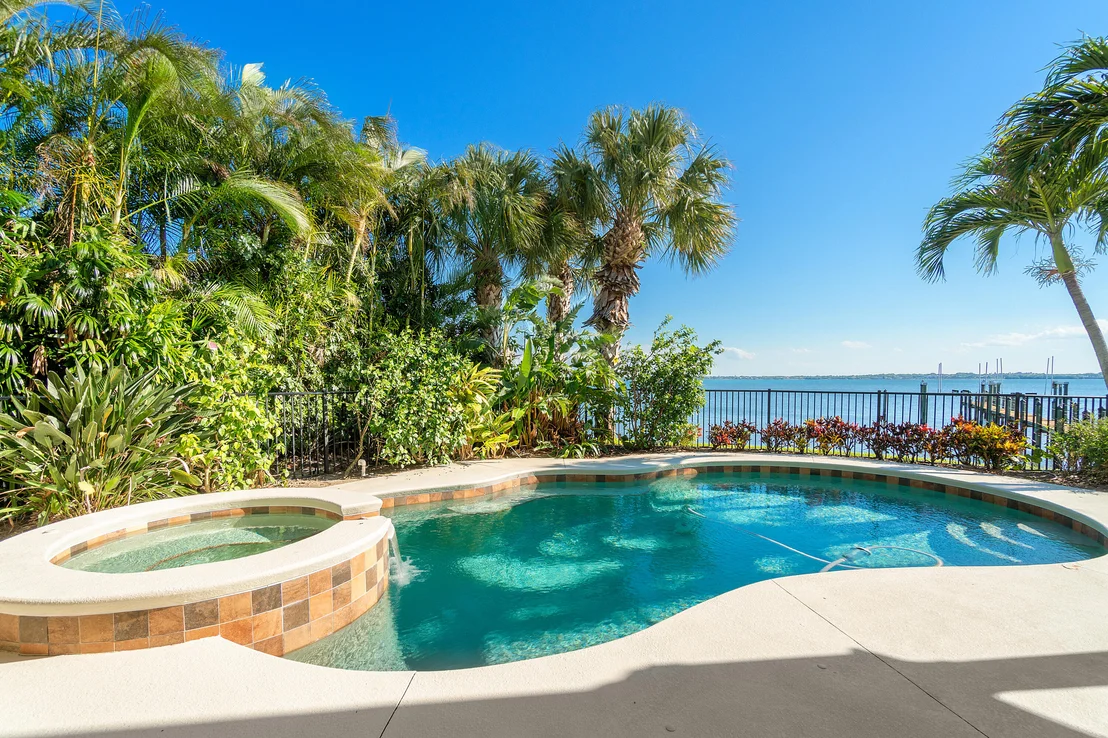 Photo of 4380 NE Joes Point Road
