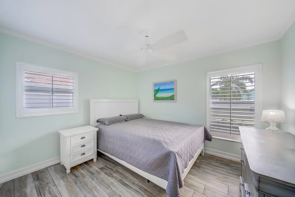 Photo of 841 NW 8th Way