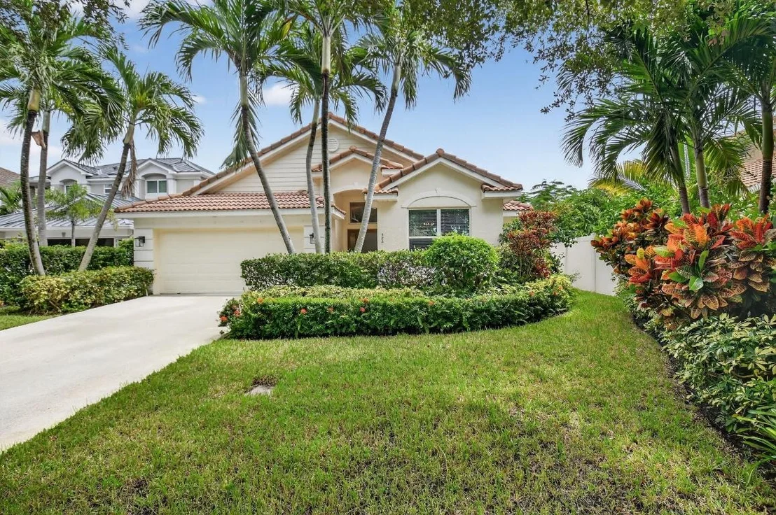Photo of 523 Canoe Point