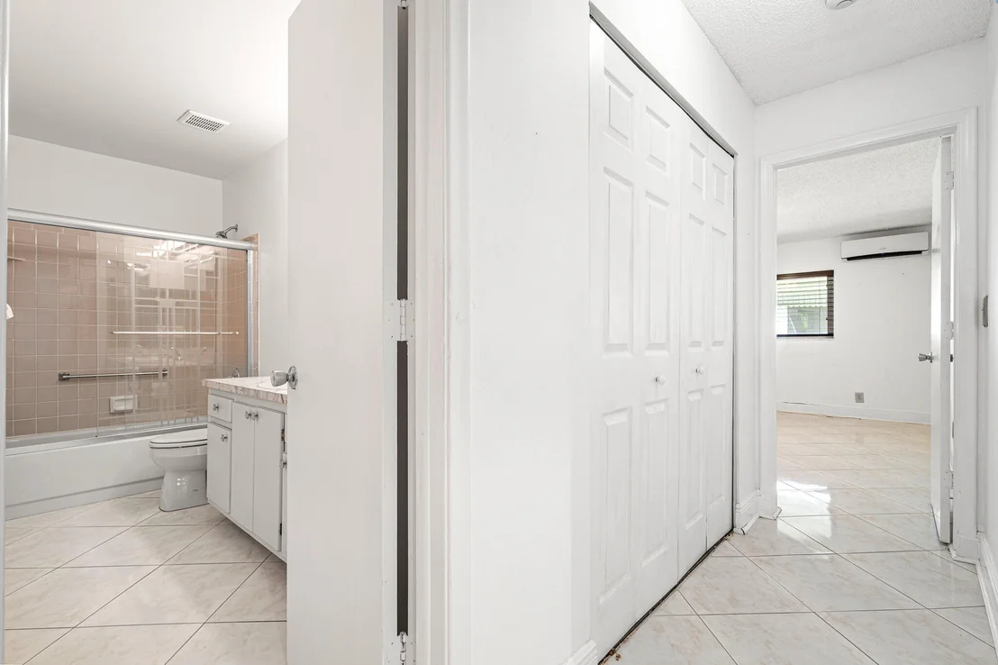 Photo of 6085 Stanley Lane