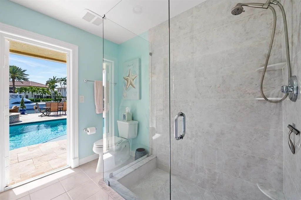 Photo of 2600 NE 33rd Street