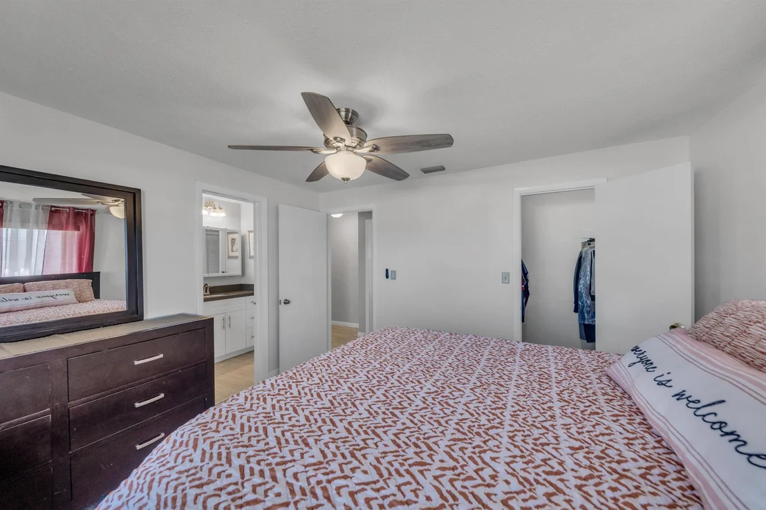Photo of 2550 NW 2 Drive
