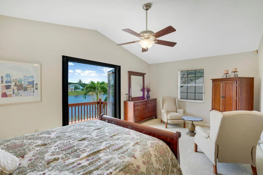 Photo of 1836 Edgewater Drive