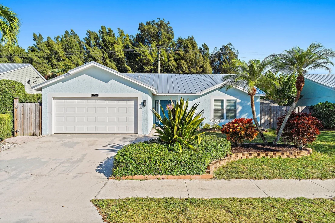 Photo of 162 Greentree Circle