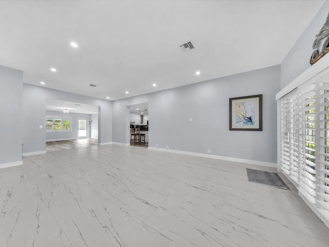Photo of 380 SE 5th Avenue