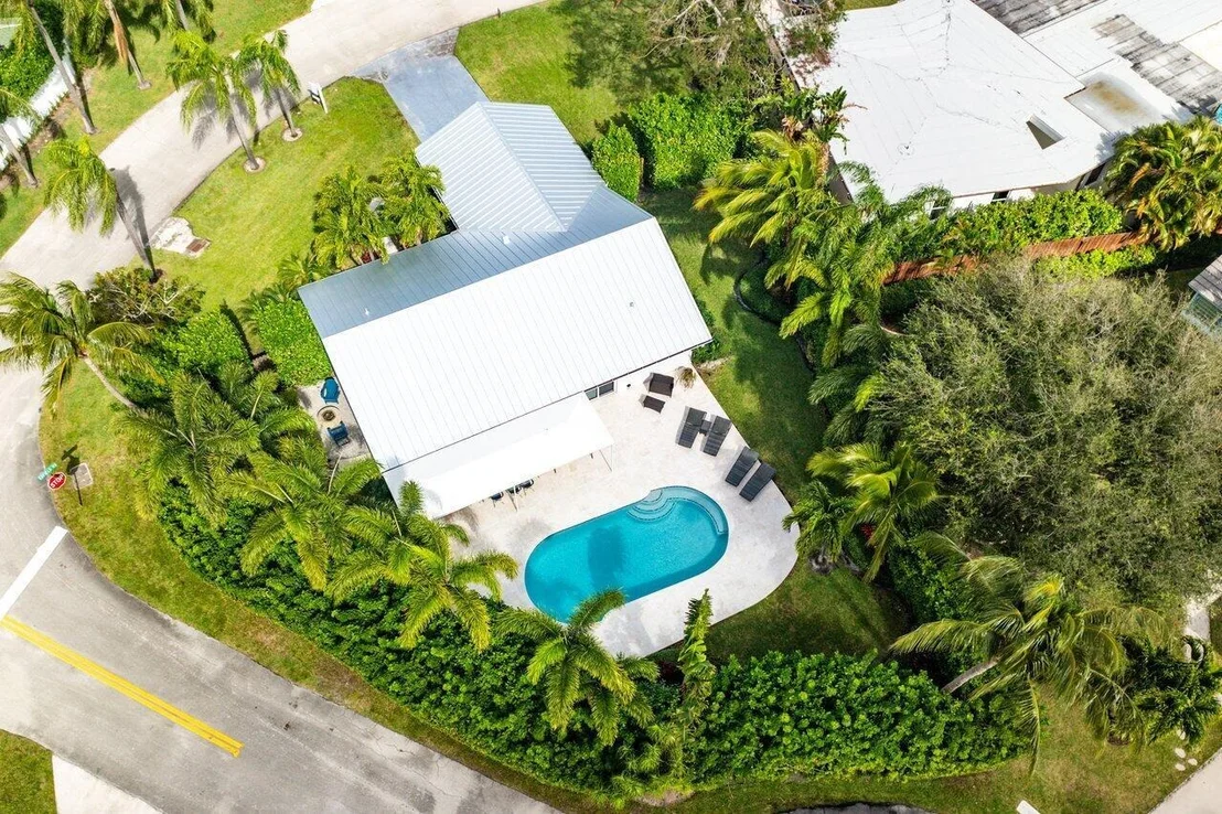 Photo of 415 Enfield Road