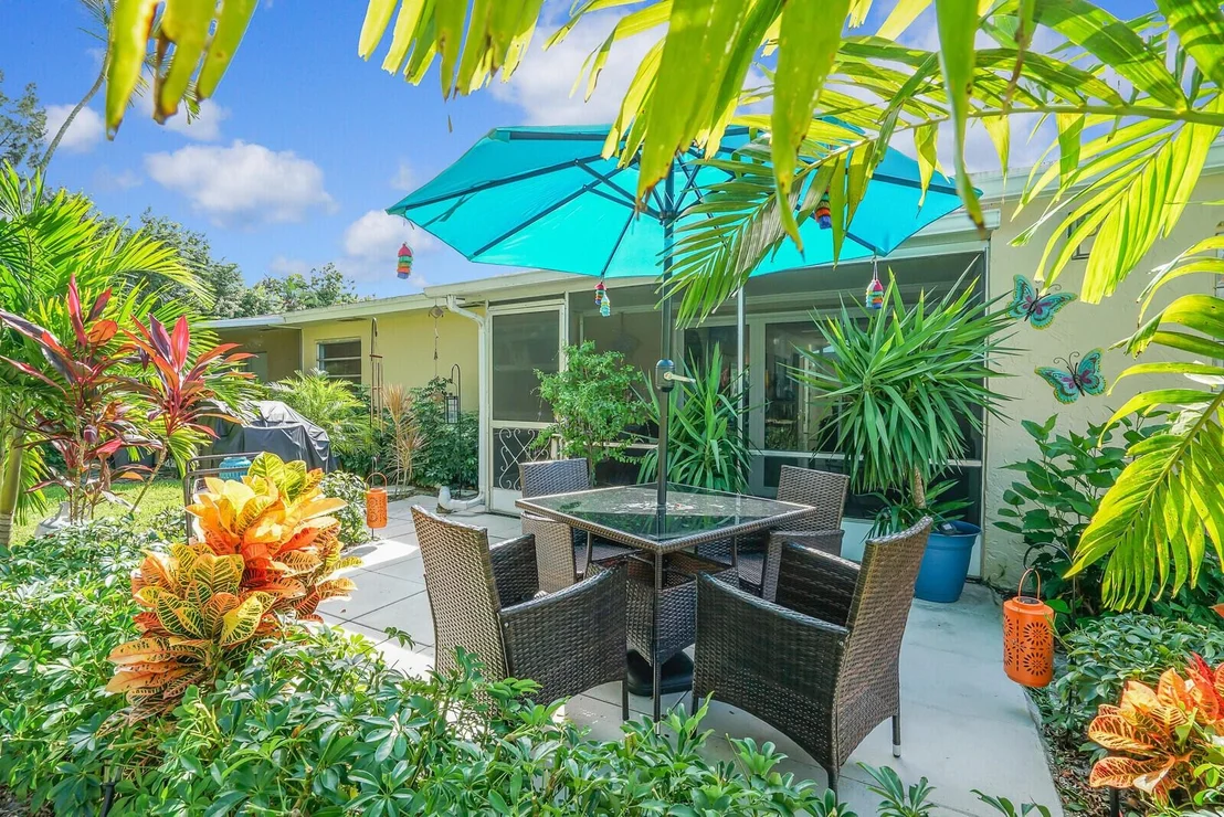 Photo of Unit B at 13734 Via Flora