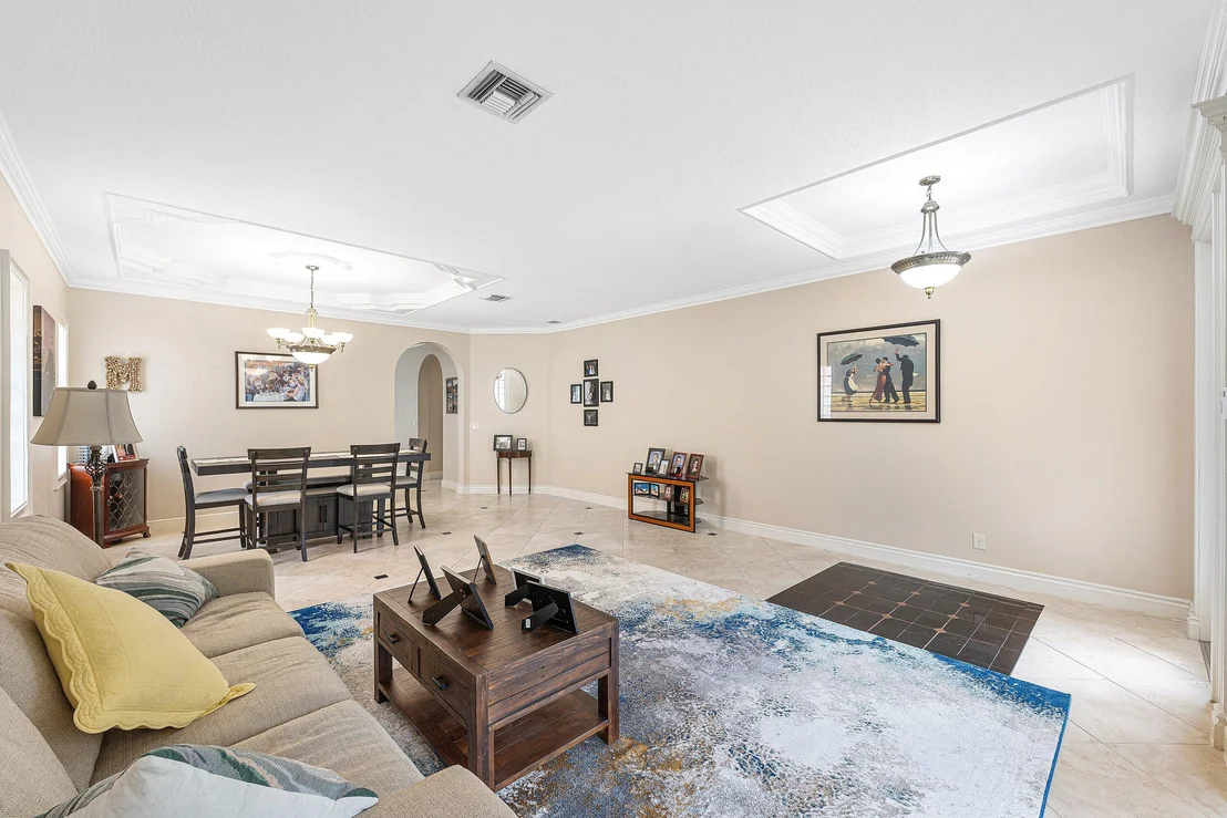 Photo of Unit 310 at 310 VENICE Boulevard