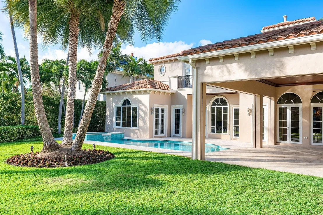 Photo of 384 Royal Palm Way