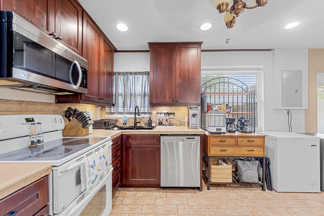 Photo of 9182 Lantern Drive