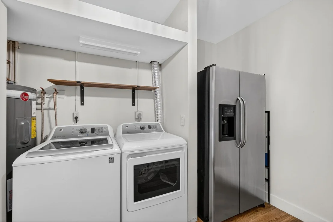 Photo of 990 SE 7th Avenue