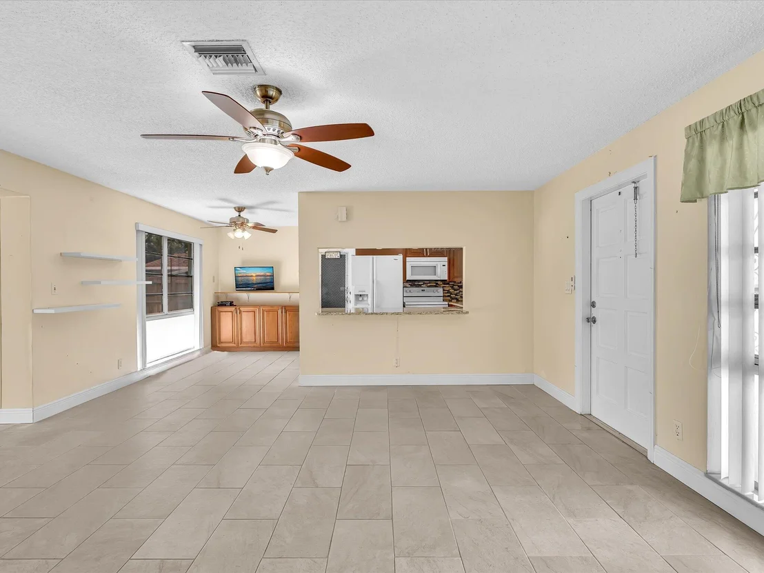 Photo of 4041 NE 18th Terrace