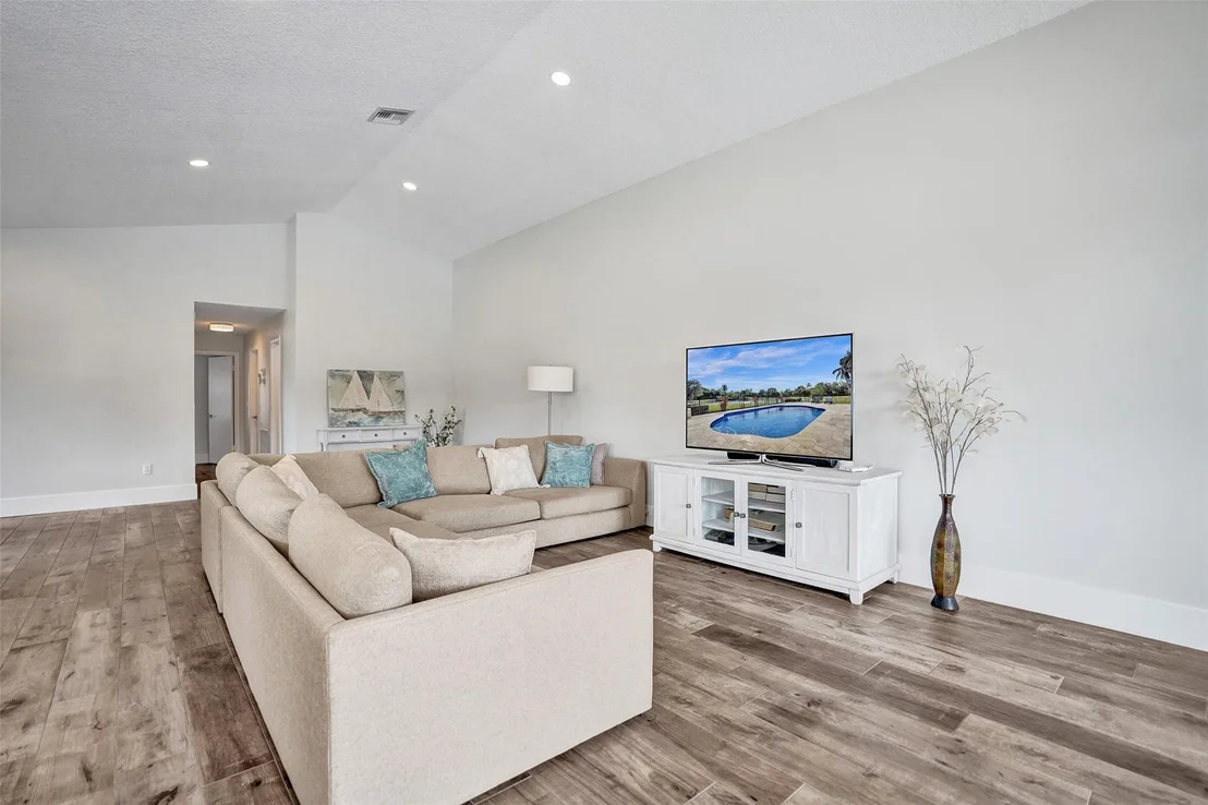 Photo of 21464 Bridge View Drive
