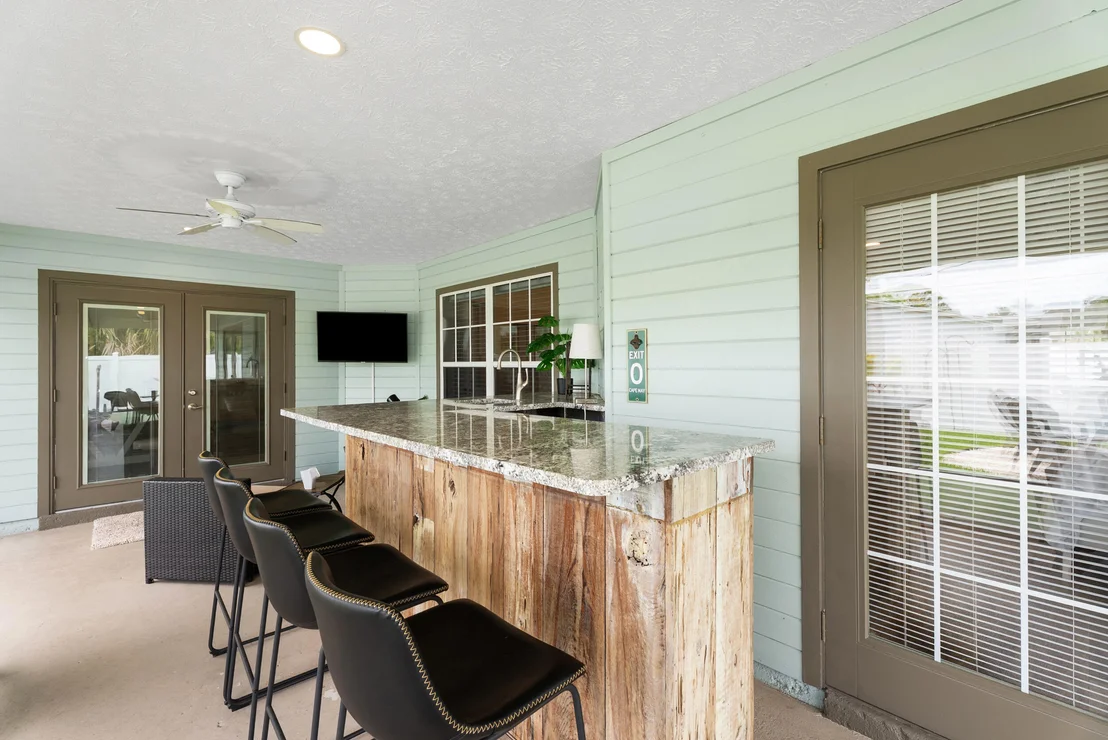 Photo of 701 SE Dolphin Drive