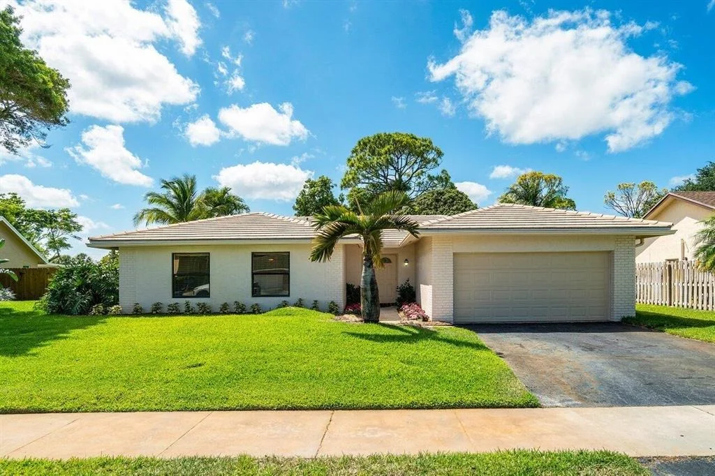 Photo of 17811 Holly Brook Way