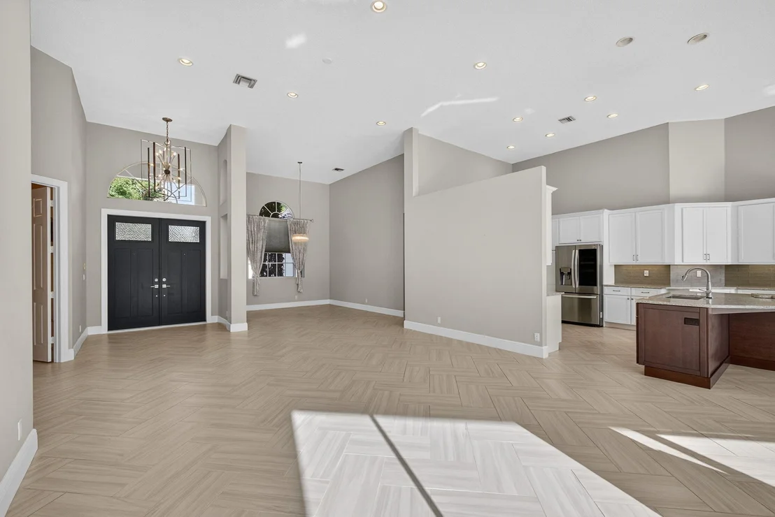 Photo of 111 N River Drive W