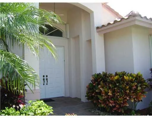 Photo of 6834 Treves