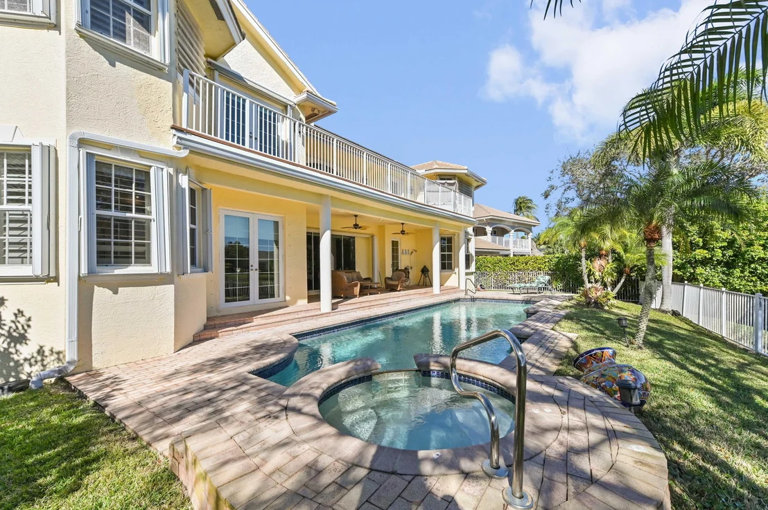 Photo of 8817 SE Compass Island Way