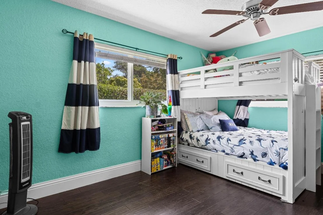 Photo of 912 Roberts Road