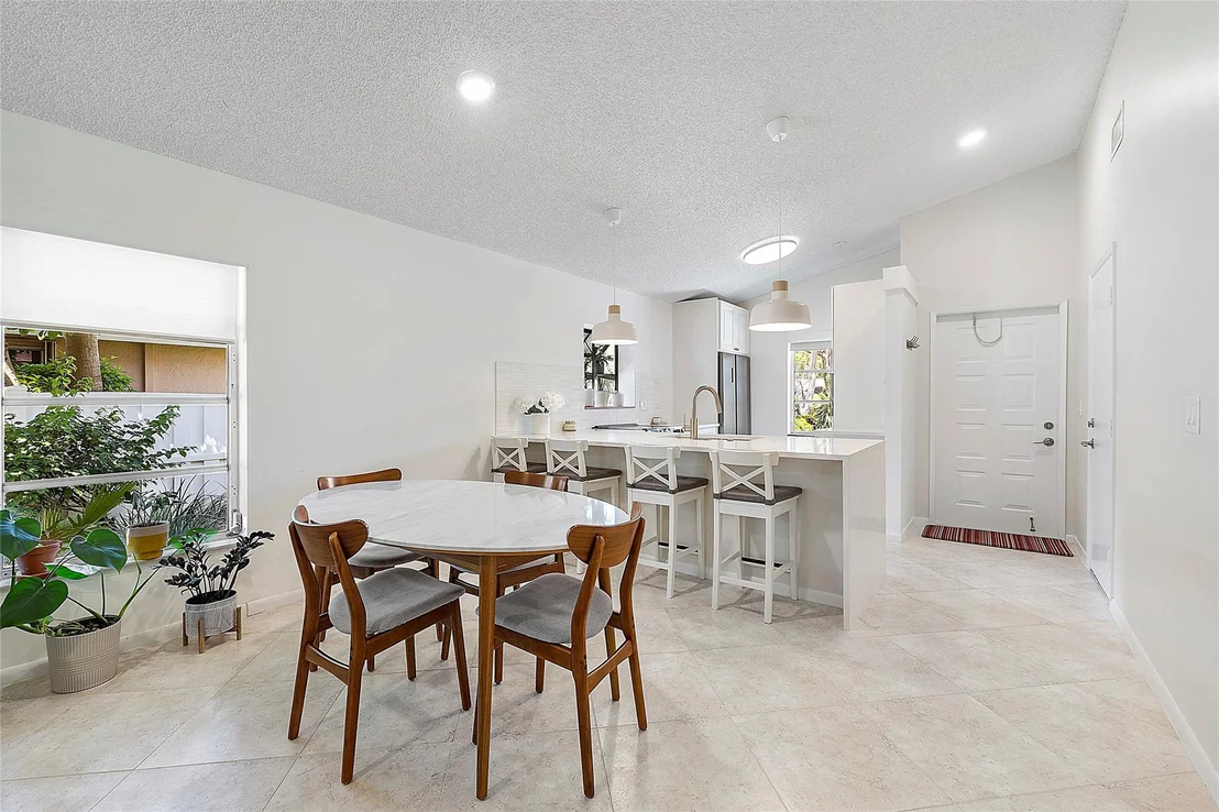 Photo of 8230 Springtree Road
