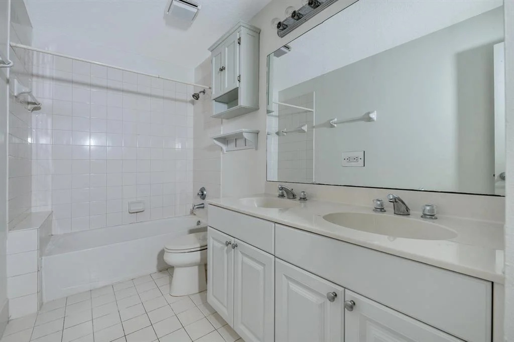 Photo of 4780 S Classical Boulevard