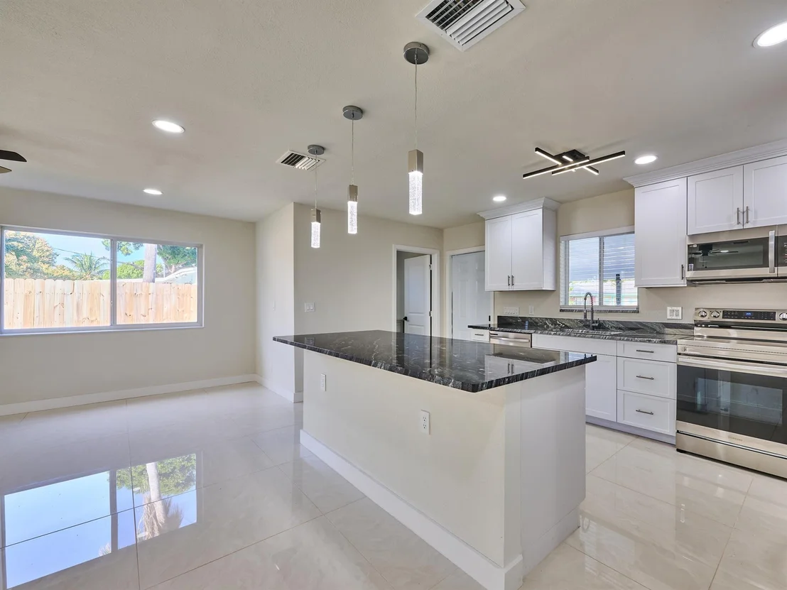 Photo of 168 SE 27th Place