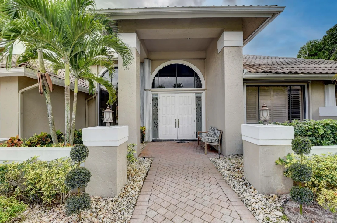 Photo of 17683 Sealakes Drive