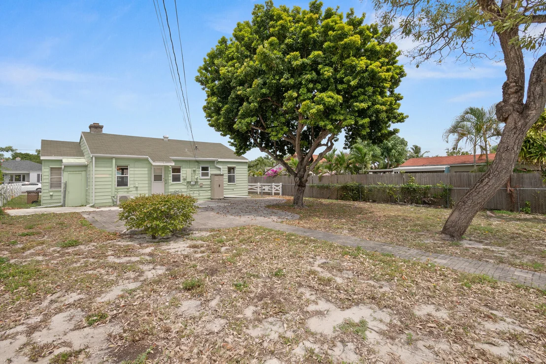 Photo of 722 Hampton Road