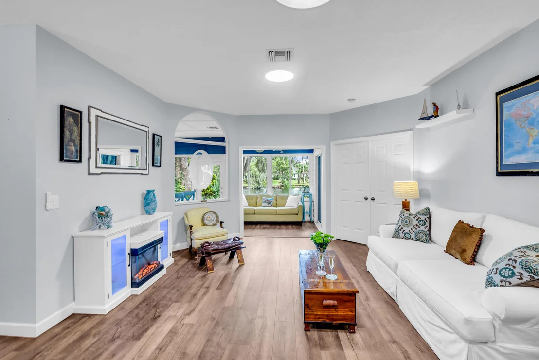 Photo of 401 Tamarind Place