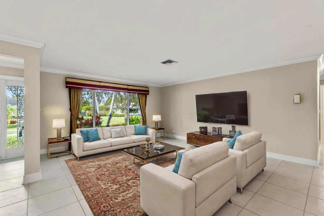 Photo of 3210 Lakeview Drive
