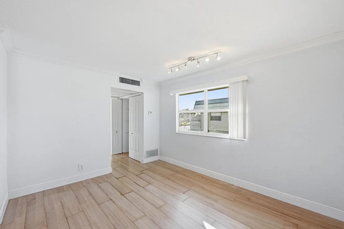 Photo of 710 Monaco O