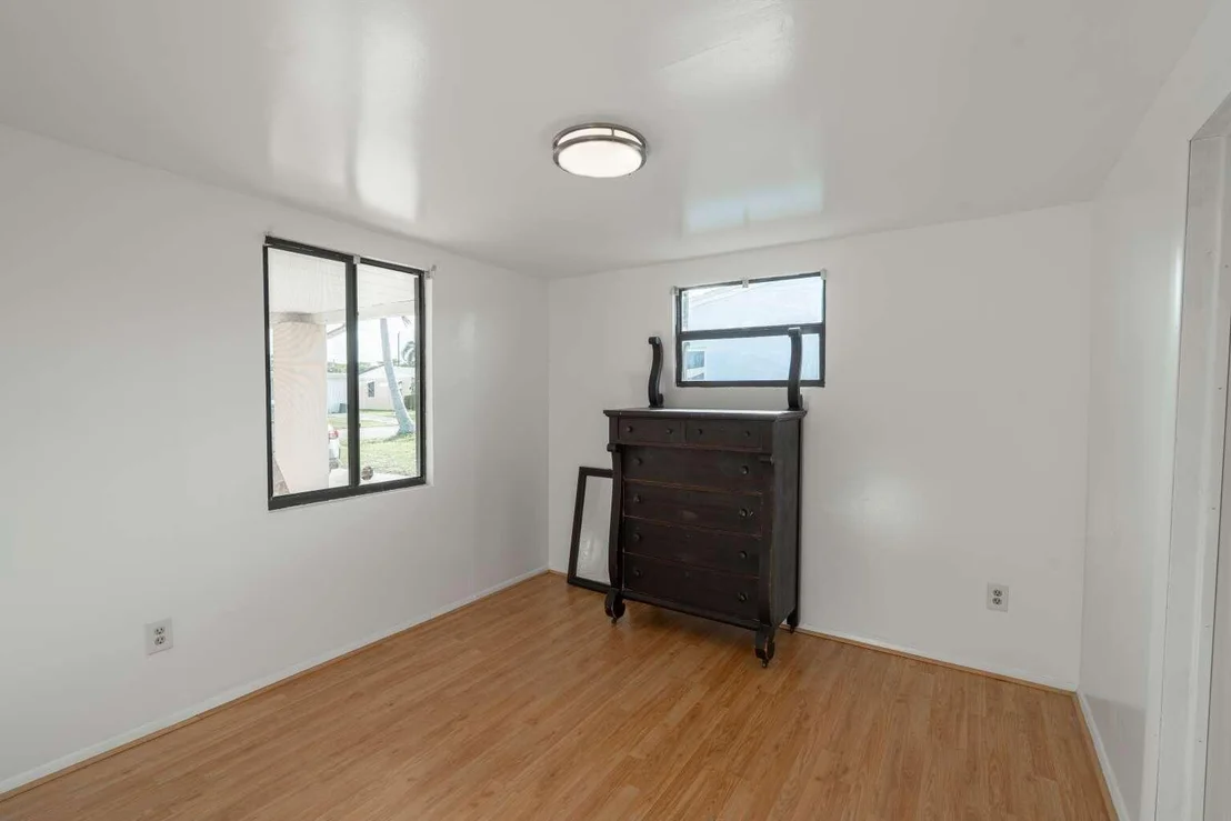 Photo of 3110 Scanlan Avenue
