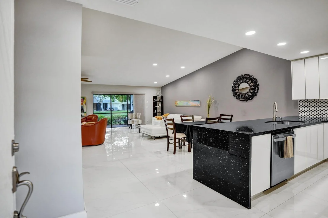Photo of 10976 Lake Front Place
