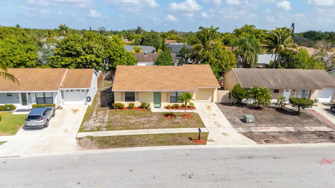 Photo of 5805 Ithaca Circle E