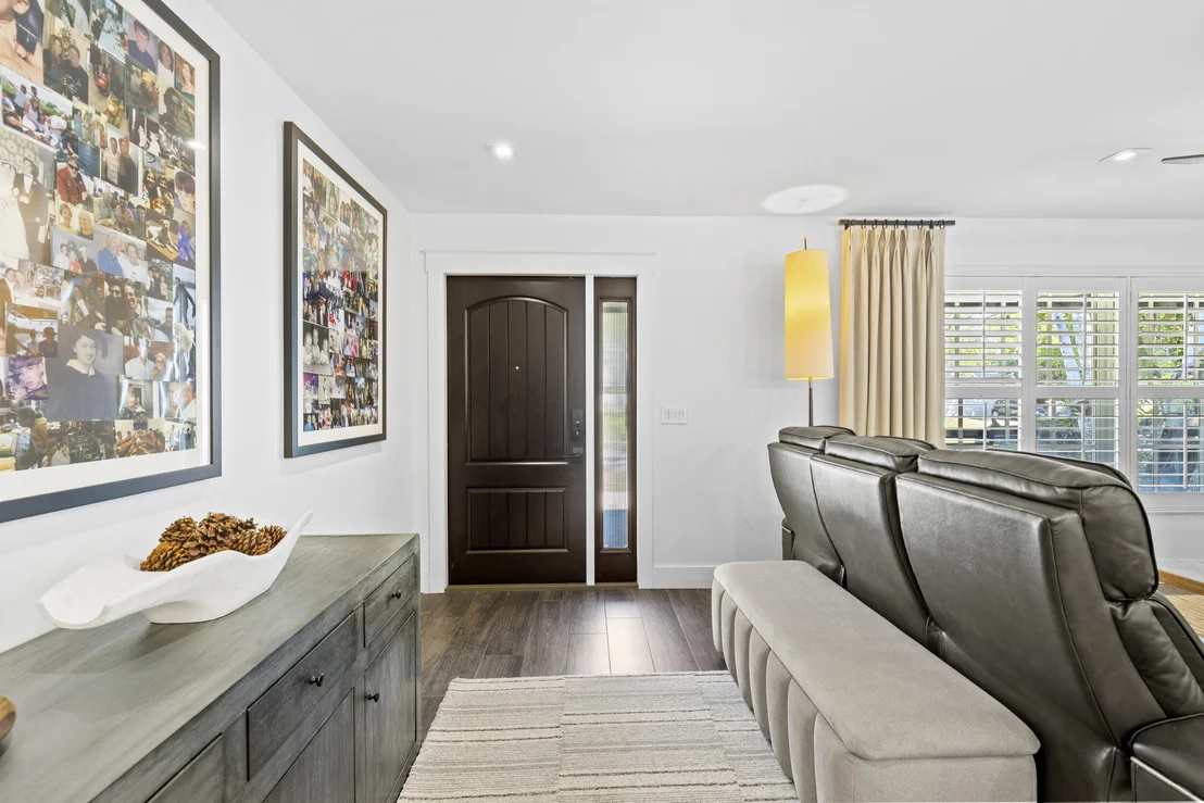Photo of 3544 Lakeview Drive