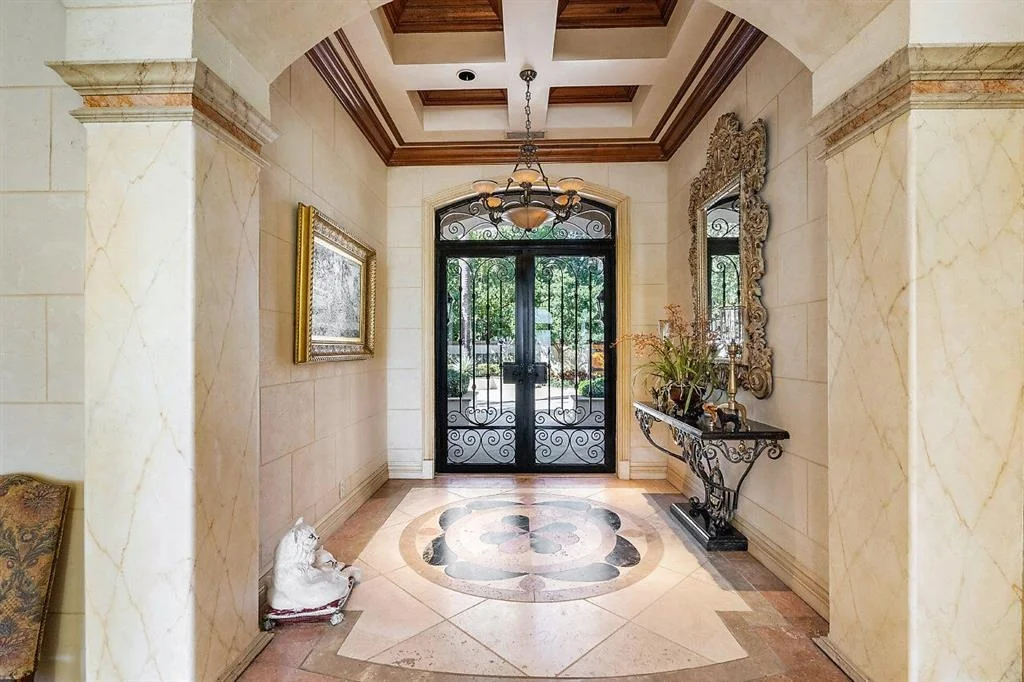Photo of 719 N Ocean Boulevard